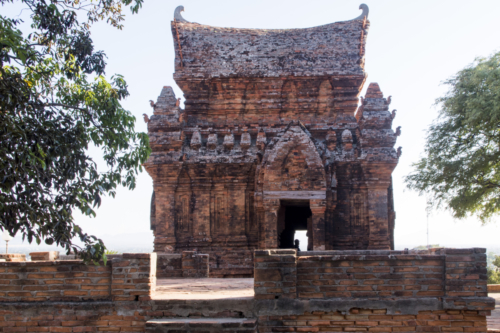 Po Klong Garai Temple